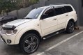 Sell Pearl White 2009 Mitsubishi Montero in Quezon City-1