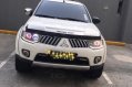 Sell Pearl White 2009 Mitsubishi Montero in Quezon City-2