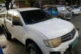 Selling White Mitsubishi Strada 2013 Manual Diesel at 55000 km-3