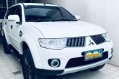 Pearl White Mitsubishi Montero sport for sale in Manila-0