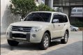 Selling Pearl White Mitsubishi Pajero 2011 in Jaen-0