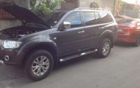 SELLING Mitsubishi Montero gls v 2011aquared model