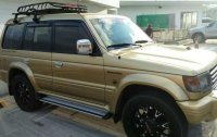 SELLING MITSUBISHI Pajero MT 4wd