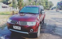 SELLING MITSUBISHI Montero gls se 2011