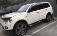 Sell Pearl White 2009 Mitsubishi Montero in Quezon City