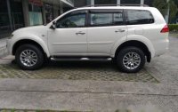 Selling White Mitsubishi Montero sport 2011 at 70000 km