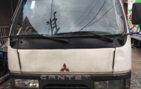 Selling White Mitsubishi Fuso in Valenzuela