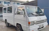 Selling White Mitsubishi L300 2016 in Quezon 