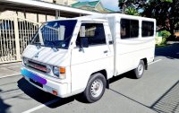 White Mitsubishi L300 2015 for sale in Las Piñas