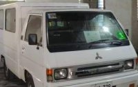 Selling White Mitsubishi L300 2011 in Dasmariñas