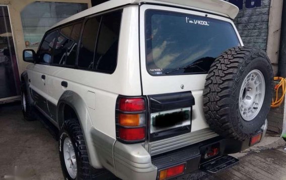 Mitsubishi Pajero Gen 2 AT White For Sale 