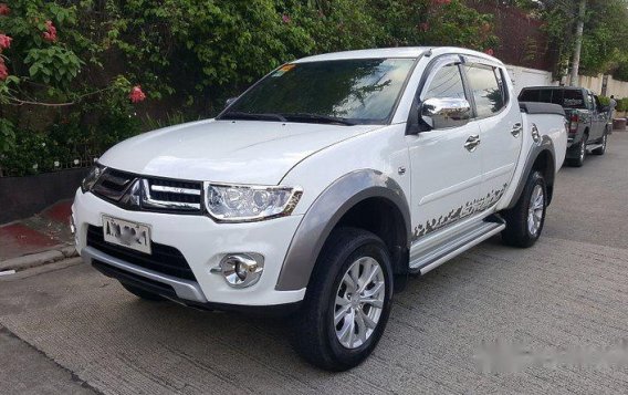 Good as new Mitsubishi Strada 2014 for sale