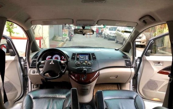 Mitsubishi Grandis 2011 for sale 