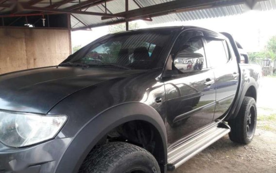 Mitsubishi Strada gls V 4x4 manual 2012 for sale 