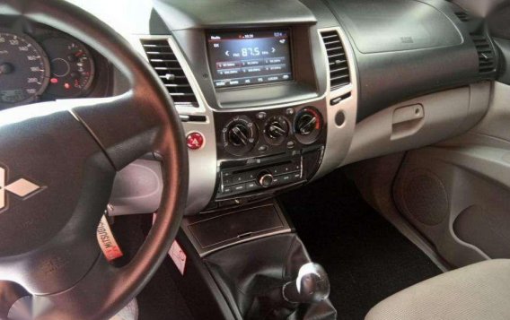 Mitsubishi Montero Sport manual 4x2 2015 model