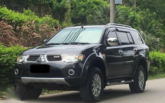 2012 Mitsubishi Montero GTV top of the line 4x4 1st own