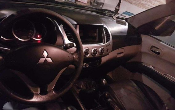 2010 Mitsubishi Strada mt 4x4 FOR SALE