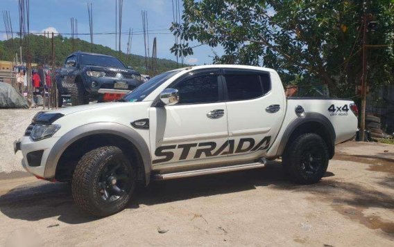 Mitsubishi Strada 2010 for sale