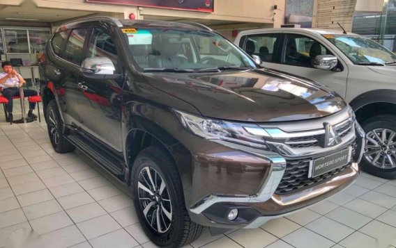 Low down Mitsubishi Montero GLX Manual 2019