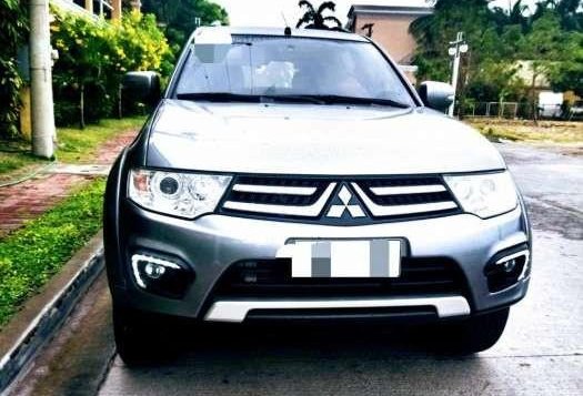 SELLING Mitsubishi Montero glx 2015