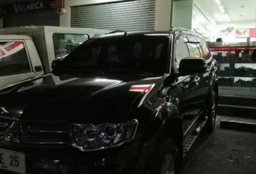 SELLING MITSUBISHI Montero GLX 2014