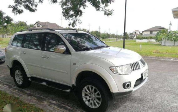 Mitsubishi Montero Sport GLS SE 2009 Color white