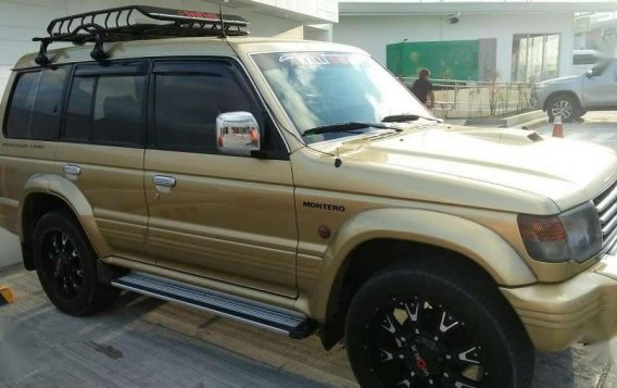 SELLING MITSUBISHI Pajero MT 4wd