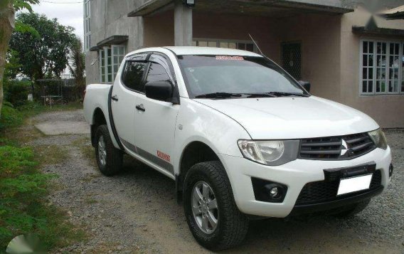 Mitsubishi Strada 2012 for sale 