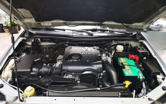 2013 Mitsubishi Montero GLSV matic doctor owned