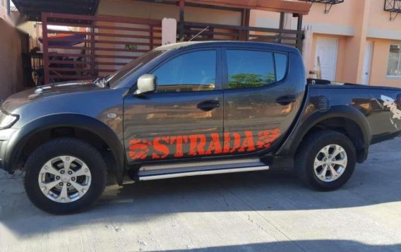 Mitsubishi Strada pick up 2013 Model 4x4