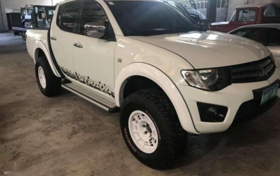 Mitsubishi Strada 2013 MT 4x4 for sale