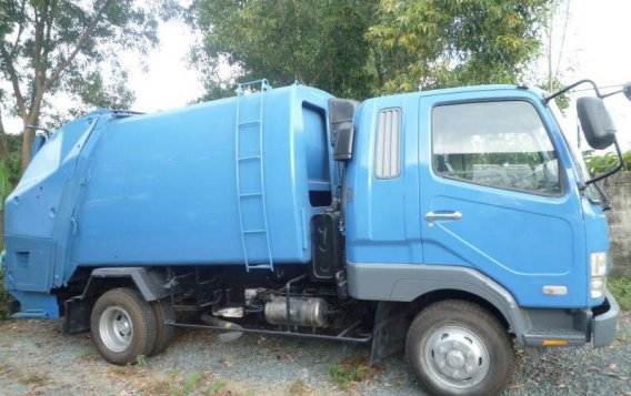 2001 Mitsubishi Fuso Fighter 4 Tons Garbage Compactor 6M61