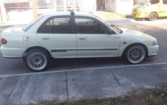 Like new Mitsubishi Lancer for sale