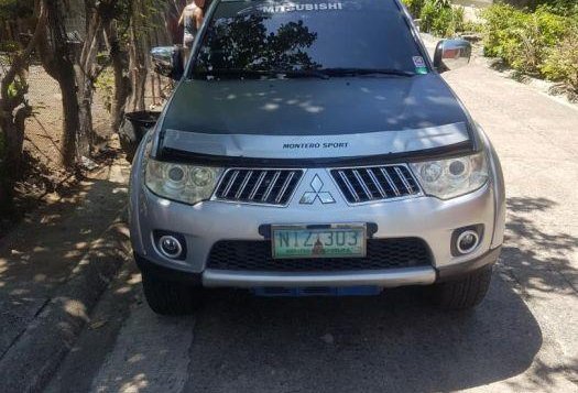 Selling 2nd Hand (Used) Mitsubishi Montero 2010 in Bacoor