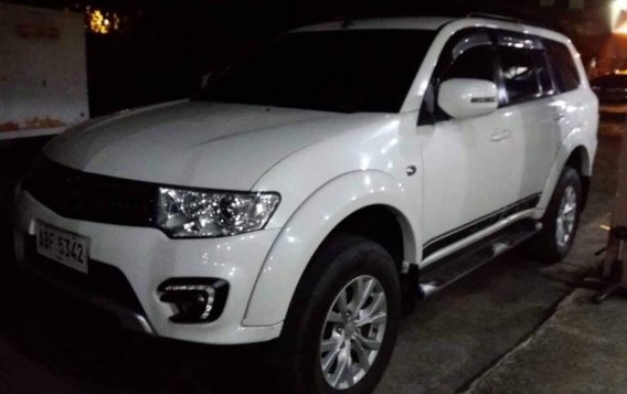 Selling White 2015 Mitsubishi Montero in Makati