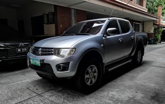 Selling 2nd Hand Mitsubishi Strada 2012 at 110000 km in Makati