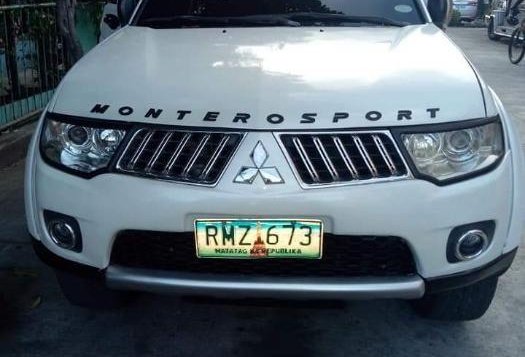 Sell 2nd Hand 2013 Mitsubishi Montero Sport Manual Diesel at 65000 km in Manila