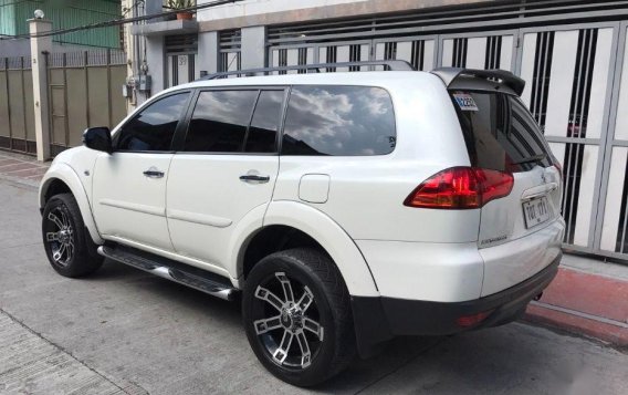 Sell 2nd Hand 2013 Mitsubishi Montero Automatic Diesel at 50000 km in Manila