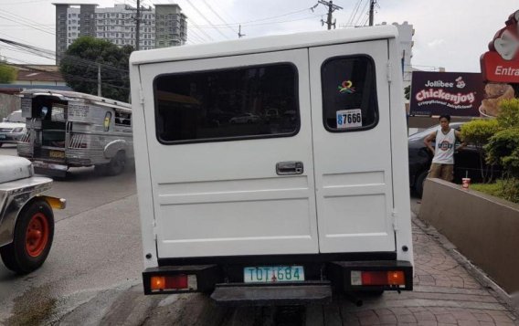 Selling 2nd Hand Mitsubishi L300 2012 at 80000 km in Quezon City