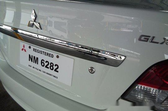 Sell White 2016 Mitsubishi Mirage G4 at 52563 km 