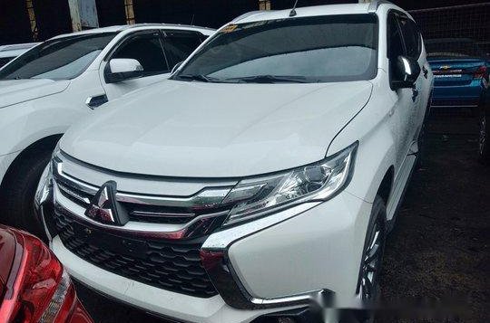 Selling White Mitsubishi Montero Sport 2017 in Makati