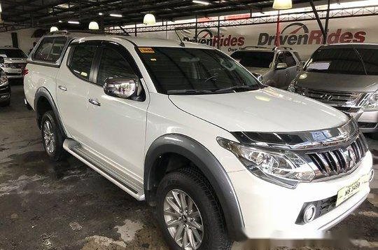 Selling Mitsubishi Strada 2017 Manual Diesel 