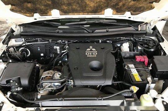 Selling Mitsubishi Strada 2017 Manual Diesel