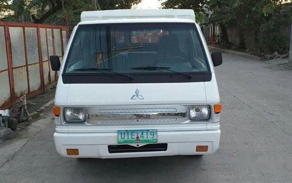 White Mitsubishi L300 2012 Van for sale