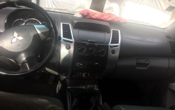 Selling Red Mitsubishi Montero sport 2011 in Manila