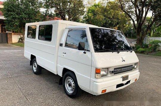 Selling White Mitsubishi L300 2015 in Manila