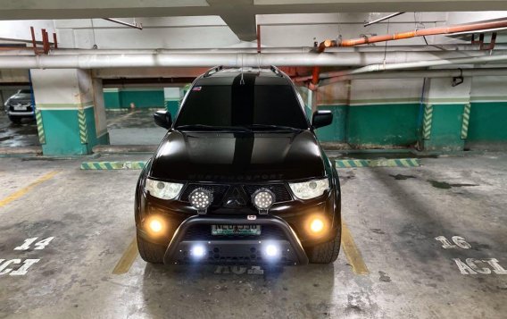 Sell Black 2009 Mitsubishi Montero in Manila