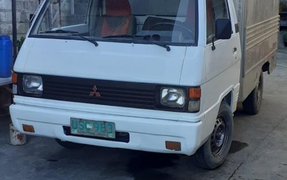 Selling Mitsubishi L300 1997 in Angat