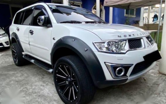 Mitsubishi montero sport 2012