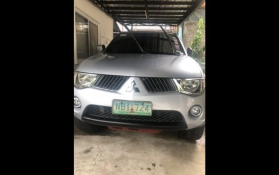 Selling Silver Mitsubishi Strada 2009 in Manila